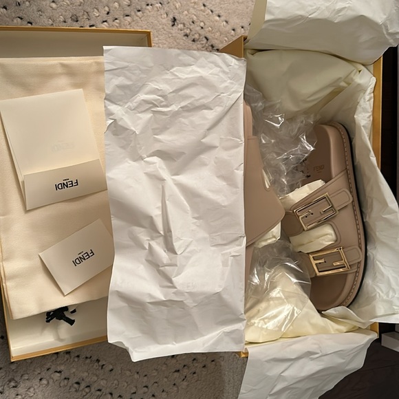 FENDI F Buckle Leather Slide Sandals in Beige size 36 - Picture 3 of 10